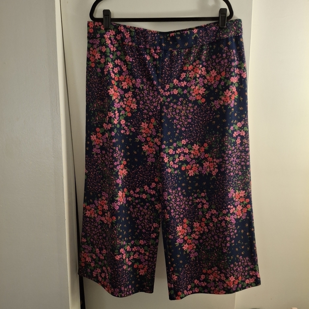 Isaac Mizrahi Women's Floral Print Wide Leg  Pants - Pink and Green on Navy